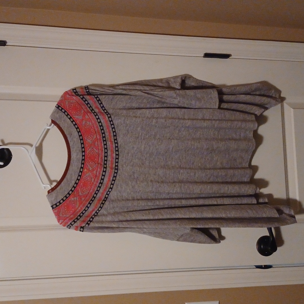Short sleeve flowy sweater